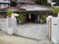  Eight Mentigi Guesthouse