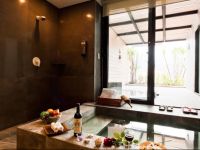  The Loft Seaside Suites