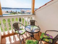  Five-Bedroom Holiday home with Sea View in Barbat