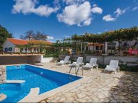  Snasici Snasici Holiday Home