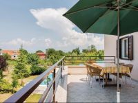  Five-Bedroom Holiday home Sveti Anton with an Outdoor Swimming Pool 04