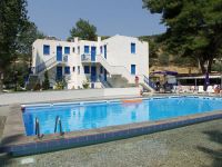  Cascade Studios and Apartments