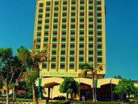  Hotel Holiday International