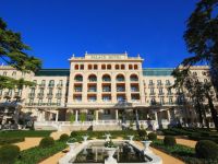  Kempinski Palace