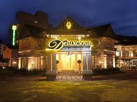  Deluxcious Heritage Hotel