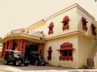  Ishwari Niwas Palace