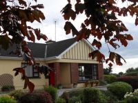  Hillcrest Country Home