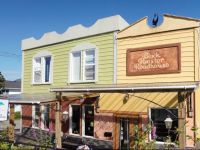  Black Rooster Guesthouse