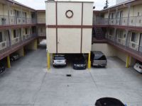  Deluxe Inn Hawthorne