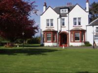  Pinewood Country House