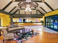  Days Inn & Suites Fullerton