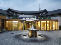  Maximus Resort