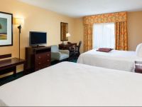  Hampton Inn & Suites Manchester