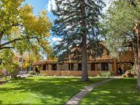  Inn on La Loma Plaza