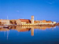  Hotel Angela Suites & Lobby