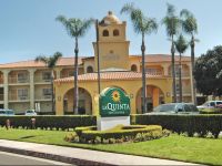  La Quinta Inn & Suites Orange County - Santa Ana