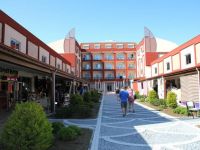  Side West Park Hotel