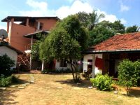  Dilena Beach Inn & Restaurant 