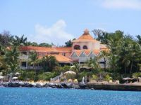  Coco Reef Resort & Spa