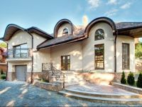  Letizia Country Club