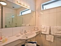  Breakfast on the Beach Lodge