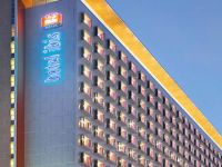  Ibis Singapore on Bencoolen