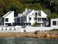  185 Beach Road Villa & Boutique Apartments