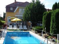  Apartment in Balatonszarszo with Four-Bedrooms 1