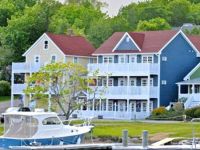  The Waters Edge Inn & Gallery