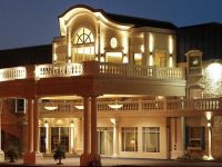  Chateau Louis Hotel & Conference Centre