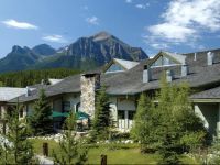  Lake Louise Inn