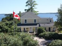  Bayview Pines Country Inn Apartments