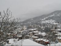  To Balkoni tis Agorianis