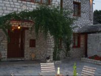  Vikos Hotel