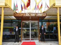  Golden Deluxe Hotel