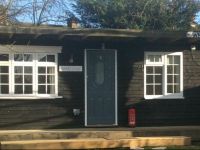  Cosy Lodge, Chessington