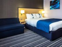  Holiday Inn Express Manchester Airport