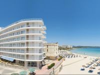  Universal Hotel Perla