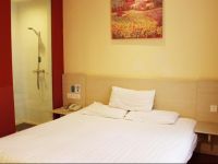  Hanting Express Yangzhou Jiangdu Yinjiang Road