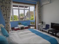  Great House Green Yard