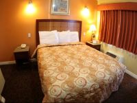  Glen Capri Inn & Suites