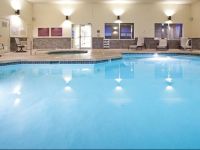  Holiday Inn Express Hotel & Suites Farmington
