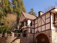  Tudor Inn Gatlinburg B&B