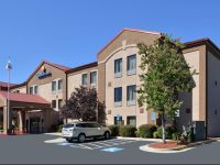  Comfort Inn & Suites at Stone Mountain