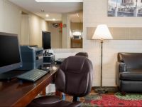  Holiday Inn Express Milwaukee - West Medical Center