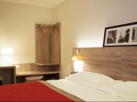  Kyriad Paris Est - Bois de Vincennes