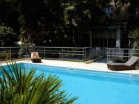  Holiday Inn Metropole