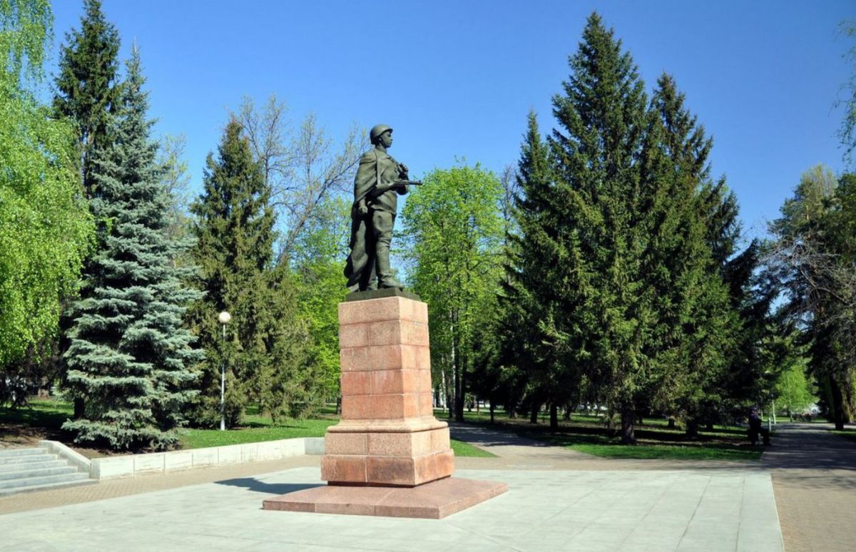 Памятник Александру Матросову