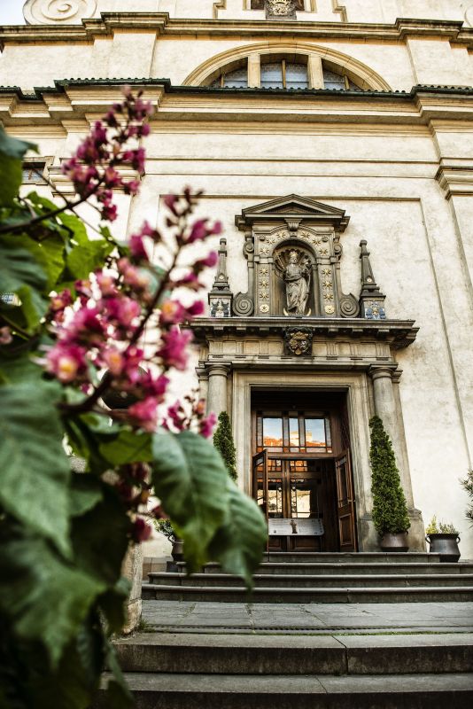 Костёл Девы Марии Победоносной (Пражский Иисус-младенец)