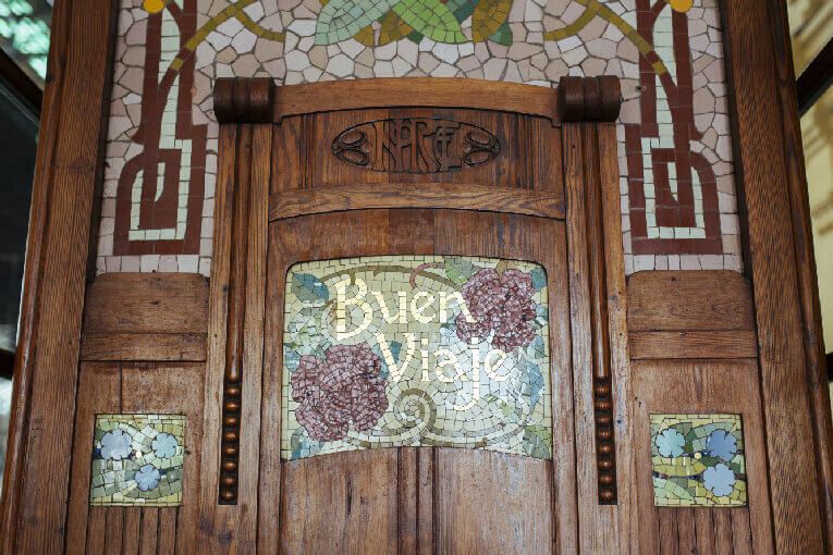 Откройте для себя Валенсию по ее вывескам фото